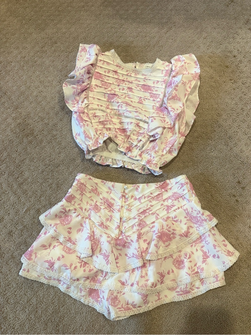 Light Pink Floral Print Ruffle Top and Shorts Set w/ Pearl Buttons Size S